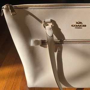 NWT Coach Leather Tote Bag in Cream
